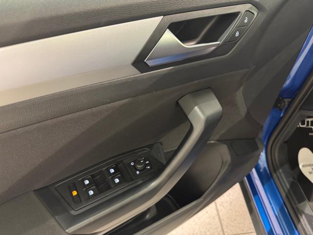 VOLKSWAGEN T-Roc usata, con Controllo automatico clima