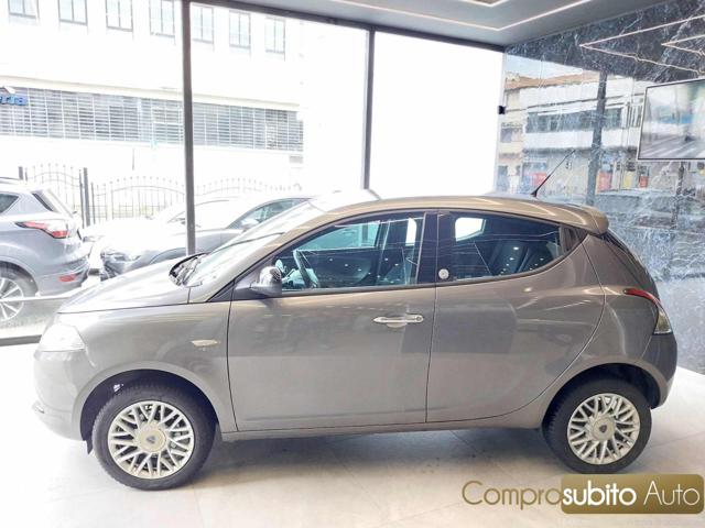LANCIA Ypsilon usata, con Autoradio