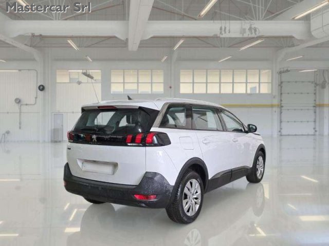 PEUGEOT 5008 usata, con Airbag laterali
