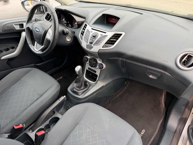 FORD Fiesta usata, con Autoradio