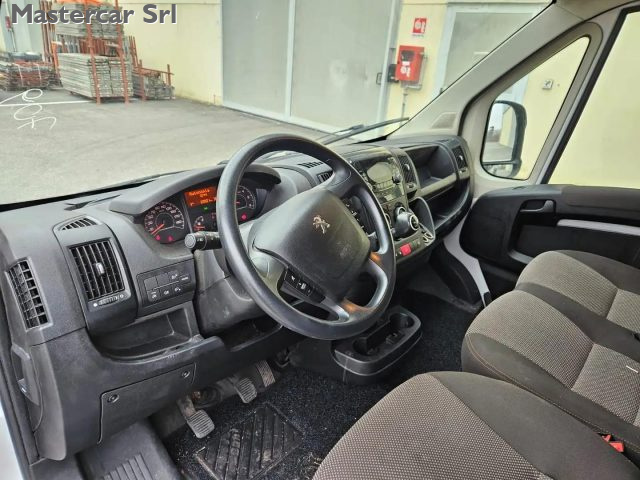 PEUGEOT Boxer usata, con Park Distance Control