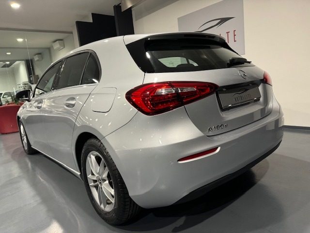 MERCEDES-BENZ A 180 usata, con Alzacristalli elettrici