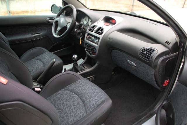 PEUGEOT 206 usata, con Servosterzo