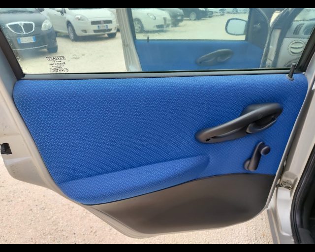 FIAT Punto usata 9