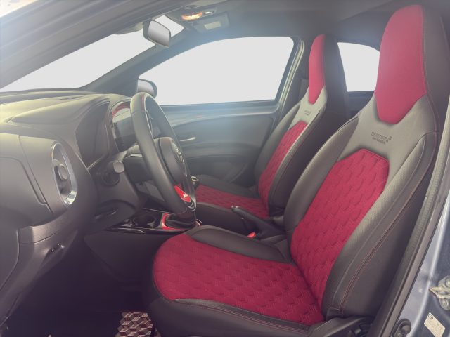 TOYOTA Aygo X usata 8