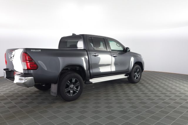 TOYOTA Hilux usata 2