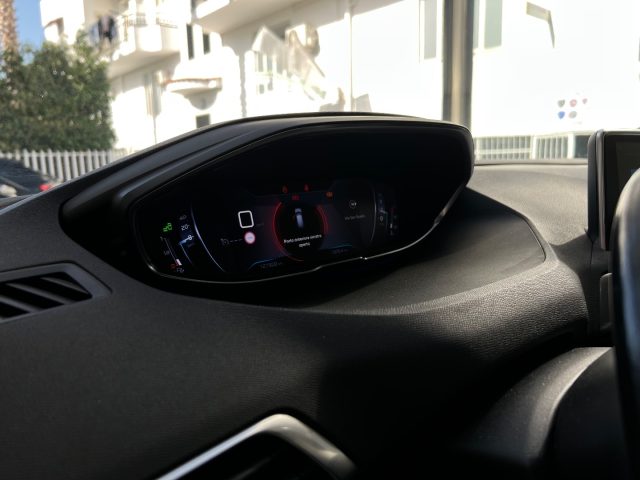 PEUGEOT 3008 usata, con Volante in pelle