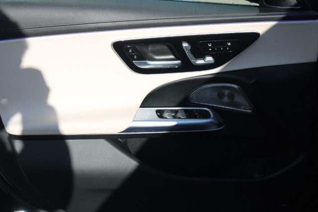 MERCEDES-BENZ E 220 usata, con Portellone posteriore elettrico