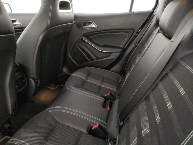 MERCEDES-BENZ GLA 180 usata, con Chiusura centralizzata
