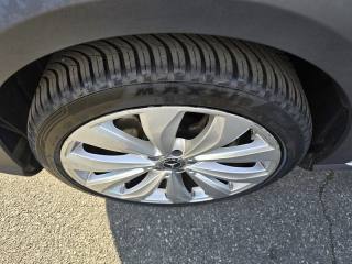 MERCEDES-BENZ E 220 usata, con Alzacristalli elettrici