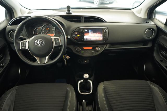 TOYOTA Yaris usata, con Airbag testa