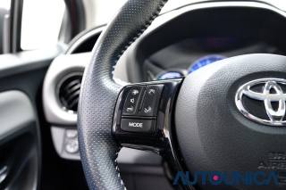 TOYOTA Yaris usata, con Autoradio digitale