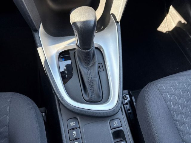 TOYOTA Yaris Cross usata, con Autoradio digitale