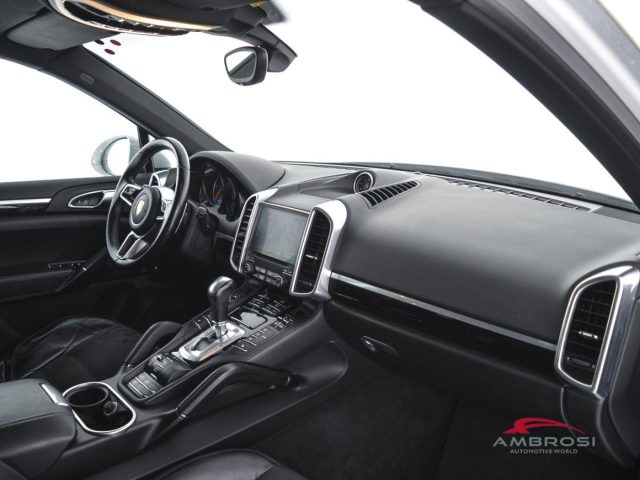 PORSCHE Cayenne usata 11