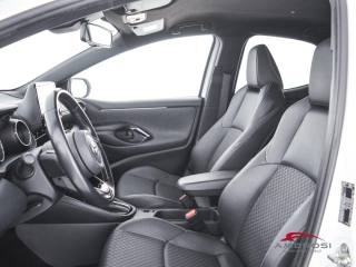 TOYOTA Yaris usata 8