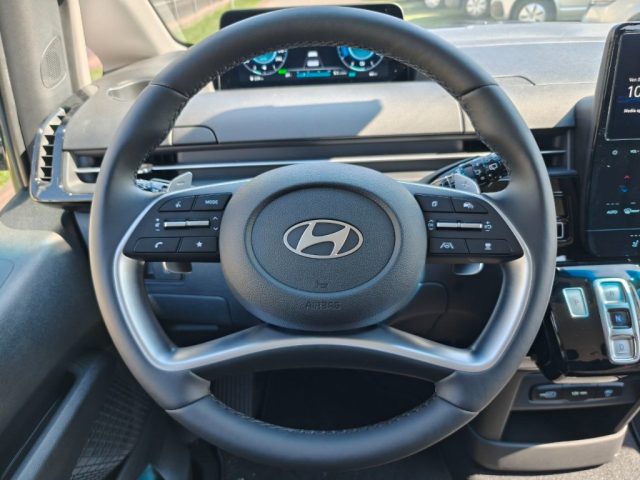 HYUNDAI Staria usata, con Controllo elettronico della corsia