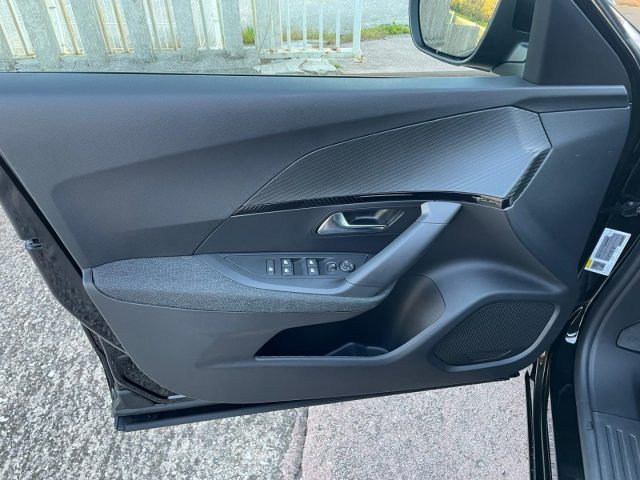 PEUGEOT 2008 usata, con Sensori di parcheggio posteriori