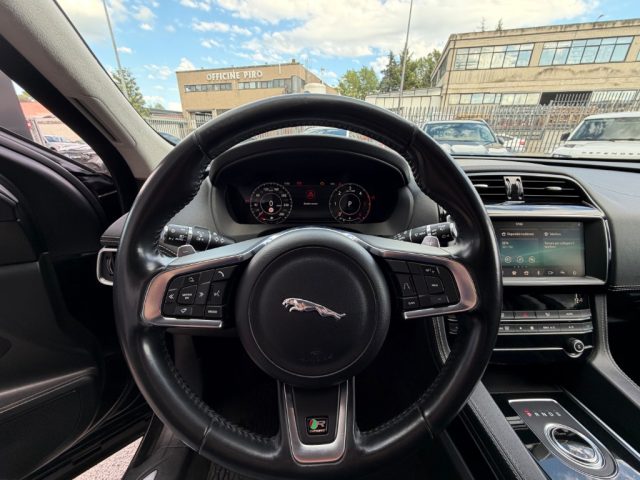 JAGUAR F-Pace usata, con USB
