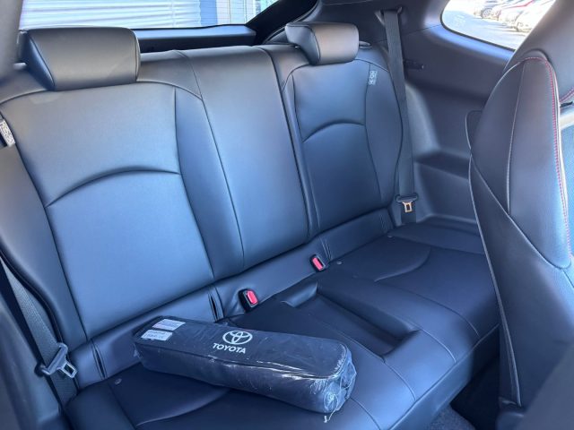 TOYOTA Yaris usata, con Volante in pelle