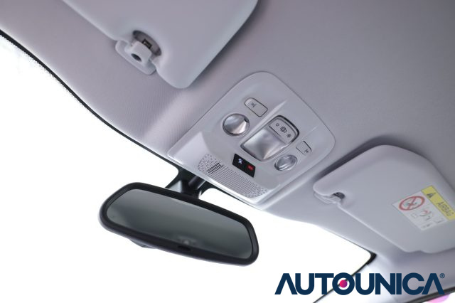 PEUGEOT 2008 usata, con Sensori di parcheggio posteriori