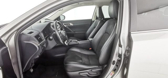 LEXUS CT 200h usata, con ESP