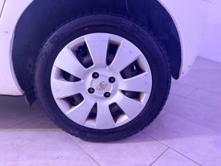 TOYOTA Yaris usata 3