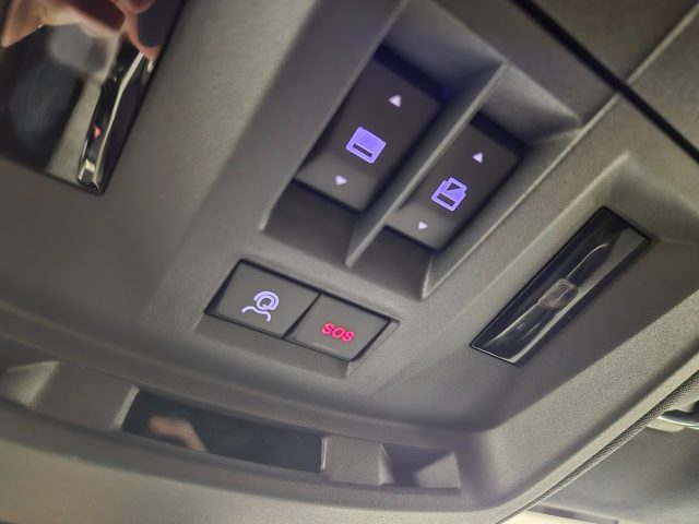 PEUGEOT 5008 usata, con Frenata d