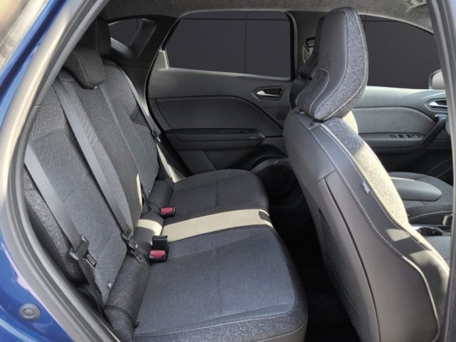 RENAULT Captur usata, con Bracciolo