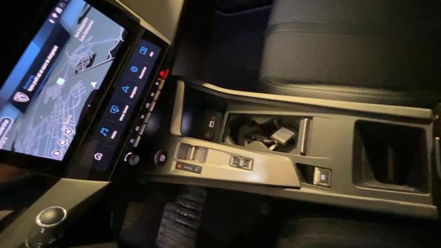 PEUGEOT 308 usata, con Volante in pelle