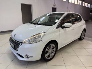 PEUGEOT 208 usata, con Airbag