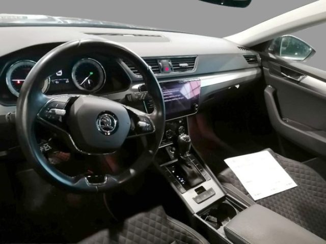 SKODA Superb usata, con Autoradio