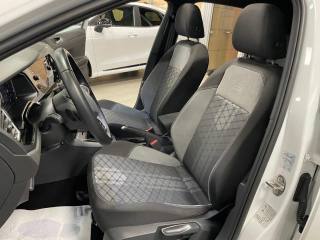 VOLKSWAGEN Taigo usata, con Touch screen