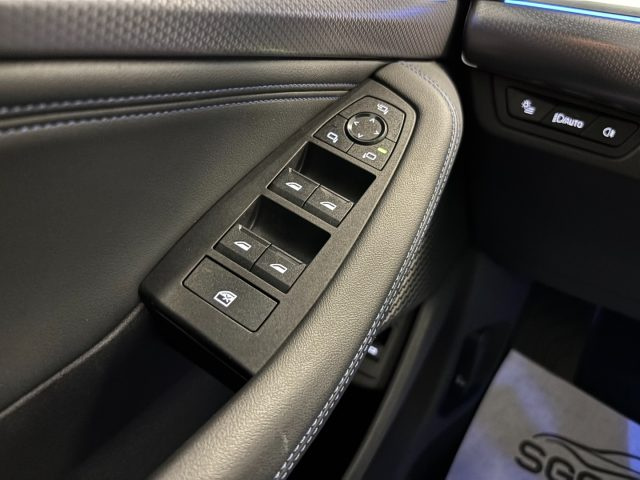 BMW 218 usata, con Sedile posteriore sdoppiato