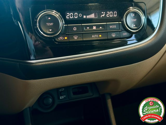 MITSUBISHI Outlander usata, con Fendinebbia