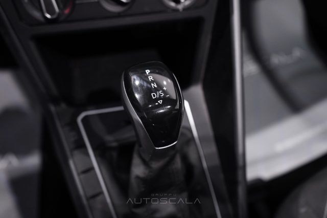 VOLKSWAGEN Taigo usata, con Autoradio digitale