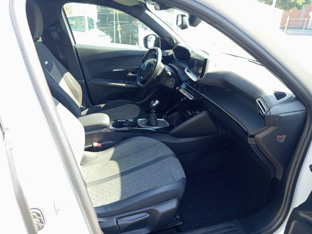 PEUGEOT 2008 usata, con Autoradio