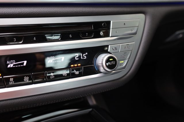 BMW 730 usata, con Luce d