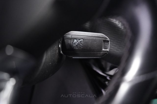 PEUGEOT 2008 usata, con USB