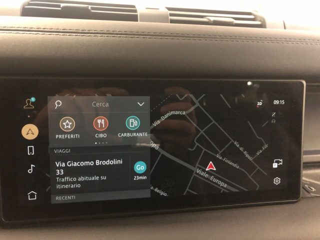 LAND ROVER Defender usata, con Autoradio digitale