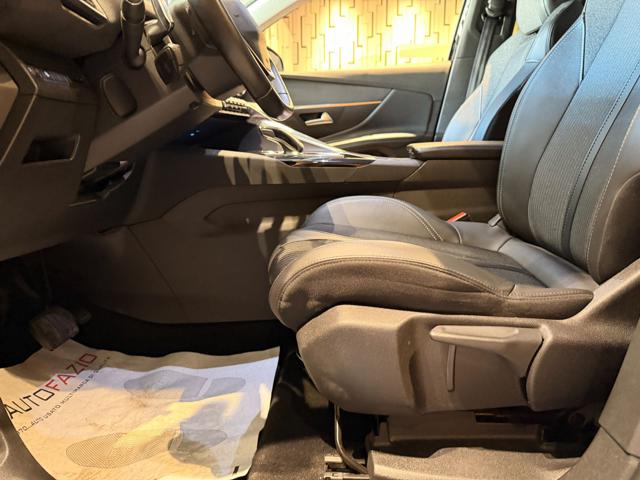 PEUGEOT 3008 usata, con USB
