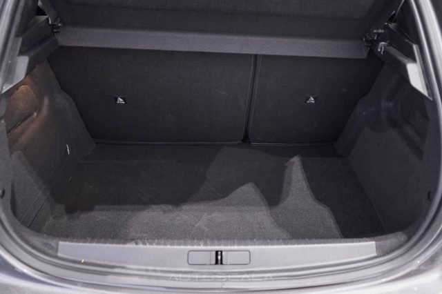 PEUGEOT 208 usata, con Airbag testa