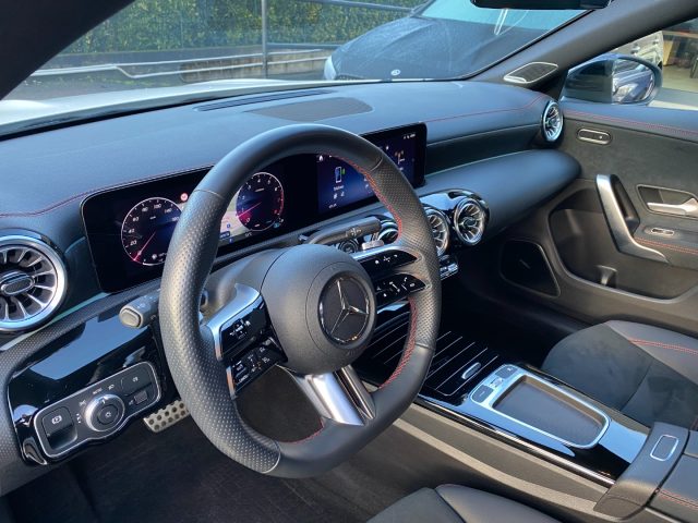 MERCEDES-BENZ CLA 200 usata, con Vetri oscurati