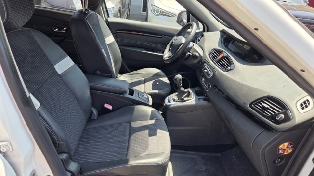 RENAULT Scenic usata, con Controllo automatico clima