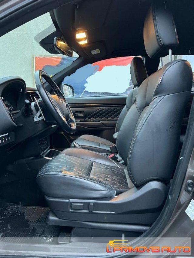 MITSUBISHI Outlander usata, con Airbag laterali