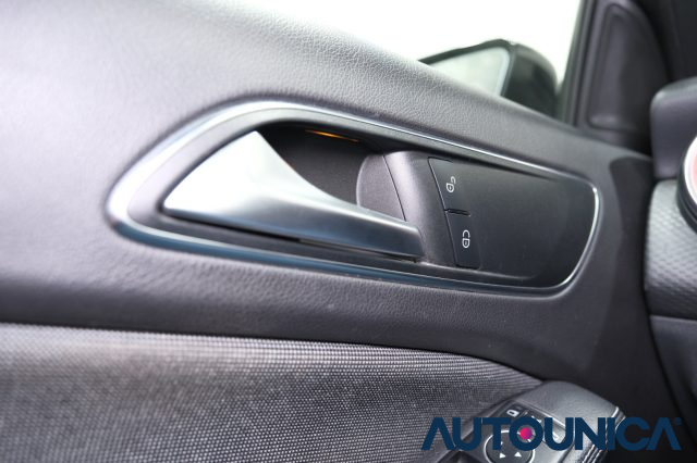 MERCEDES-BENZ A 180 usata, con Sensori di parcheggio posteriori