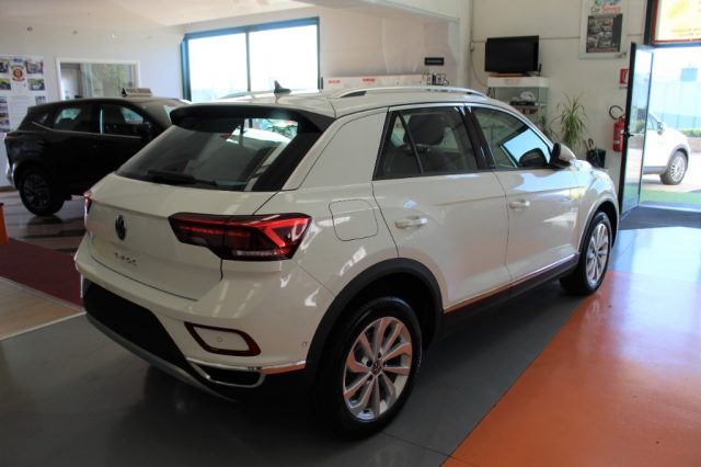 VOLKSWAGEN T-Roc usata, con Autoradio