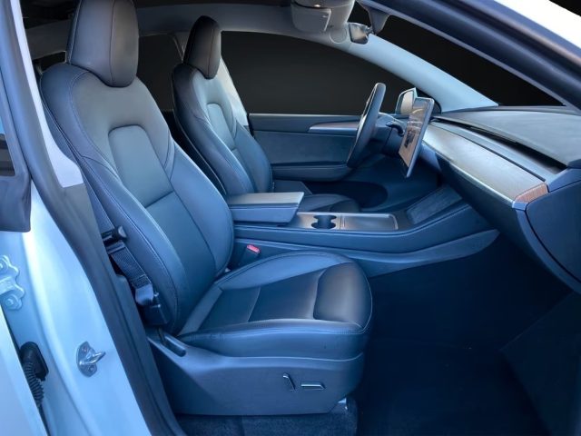 TESLA Model Y usata, con Fendinebbia