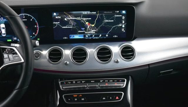 MERCEDES-BENZ E 220 usata, con Cronologia tagliandi