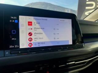 VOLKSWAGEN Golf usata, con USB