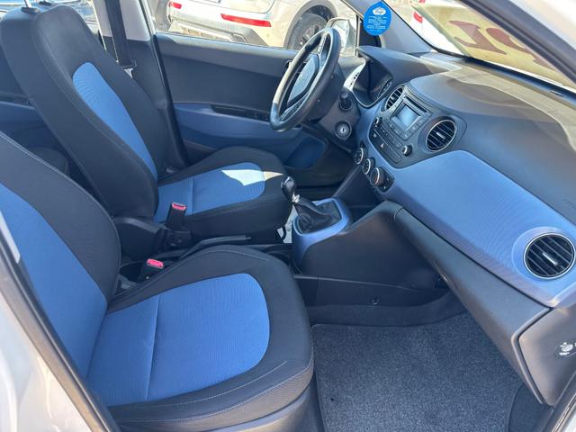 HYUNDAI i10 usata, con Specchietti laterali elettrici